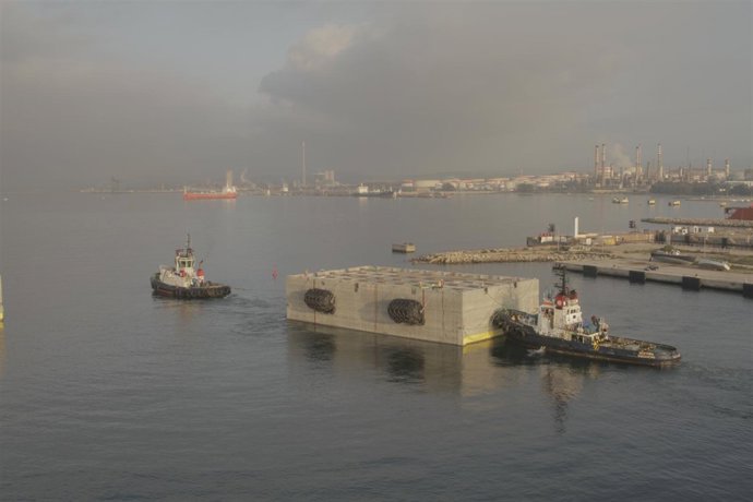 Traslado de cajas de hormigón de FCC entre Algeciras y Brasil