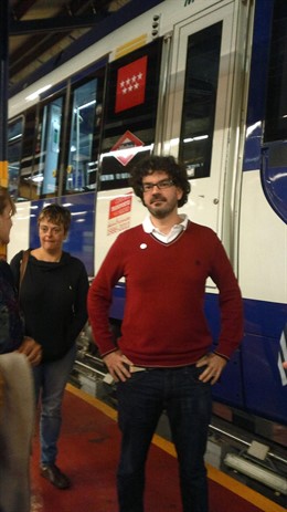 Eddy Sánchez en un depósito de Metro