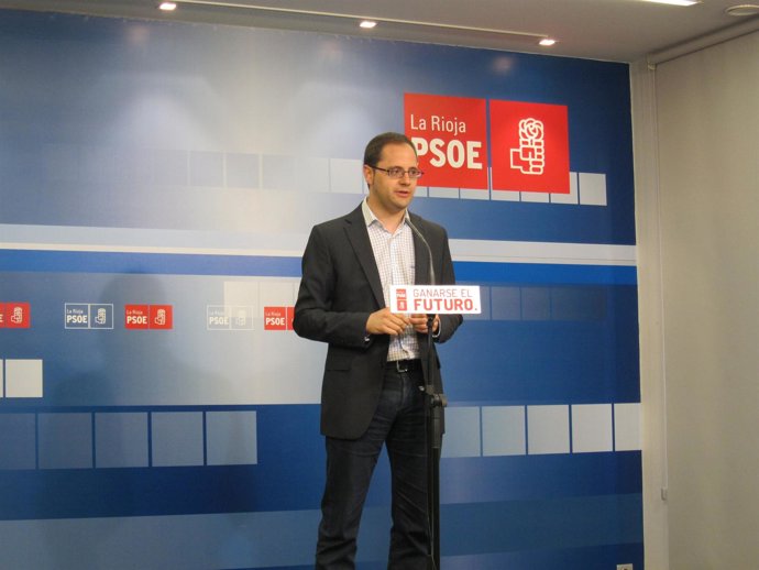 El secretario general del PSOE de La Rioja, César Luena