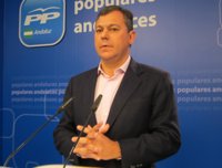 PP-A: El Gobierno "no va a perder tiempo" estudiando si recurre o no la "provocación" de PSOE e IU sobre vivienda