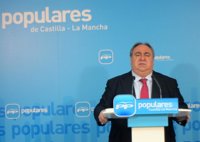 Tirado (PP) espera que Page "traiga lo mejor" de su viaje a la UE, donde confía en que "vaya a contar verdades"