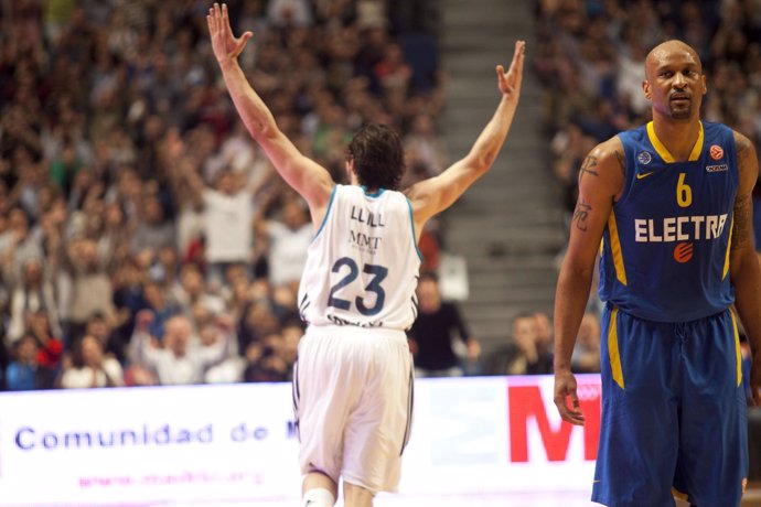 Sergi Llull celebra una canasta decisiva ante el Maccabi