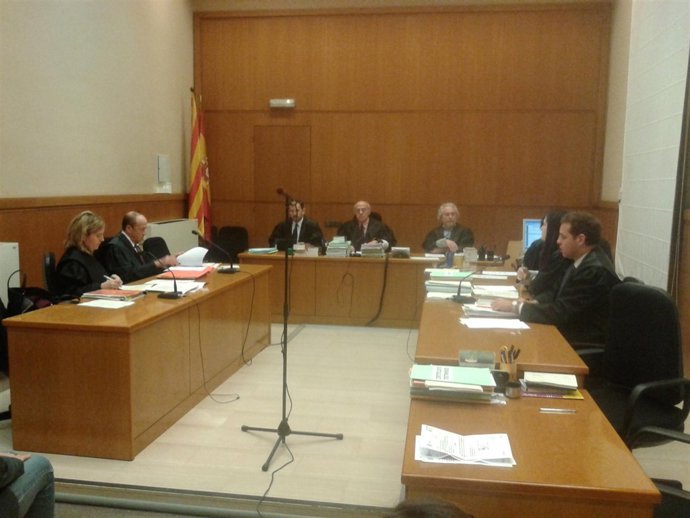 Juicio contra dos acusadas de simular adopciones del Congo