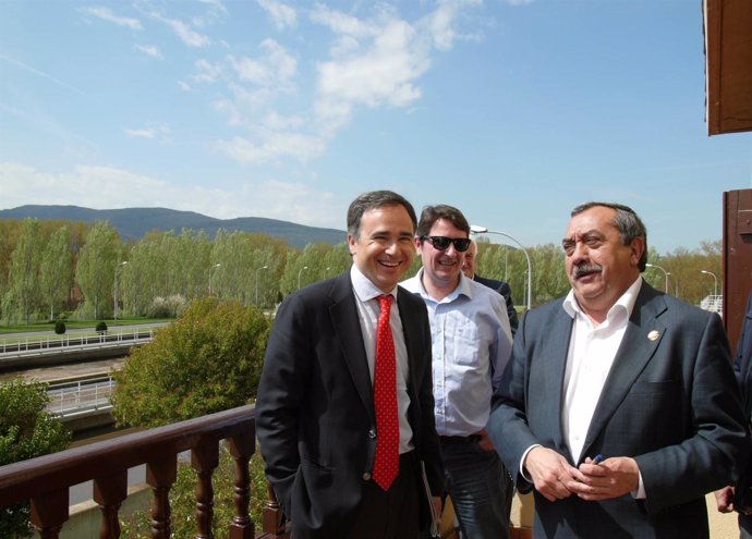 Xavier de Pedro y Fernando Campo visitan la EDAR.