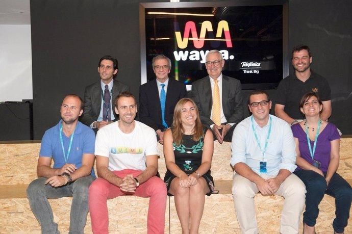 Luis Solana, junto con César Alierta, en la Academia Wayra de Madrid