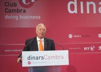 AMP.- Margallo no veu "absurd" un objectiu de dèficit asimètric per a les autonomies