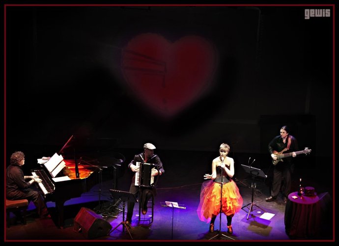 Pía Tedesco en uno de sus conciertos