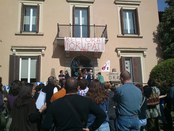 Interinos de la UPC alargan la ocupación del rectorado
