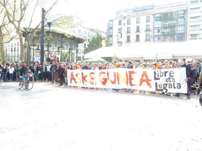 Concentración Segi en el Boulevard de San Sebastián