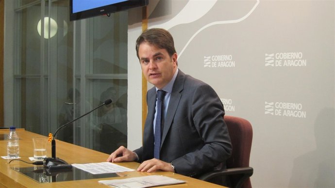 El portavoz del Gobierno de Aragón, Roberto Bermúdez de Castro