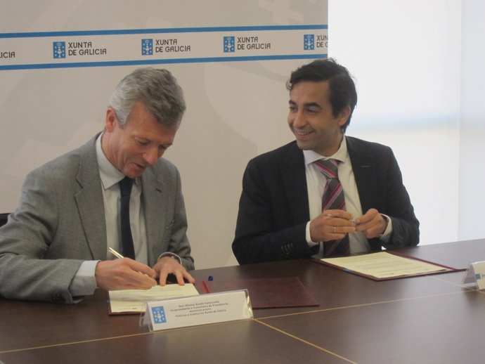 El vicepresidente Alfonso Rueda y José Manuel Rey firman un convenio