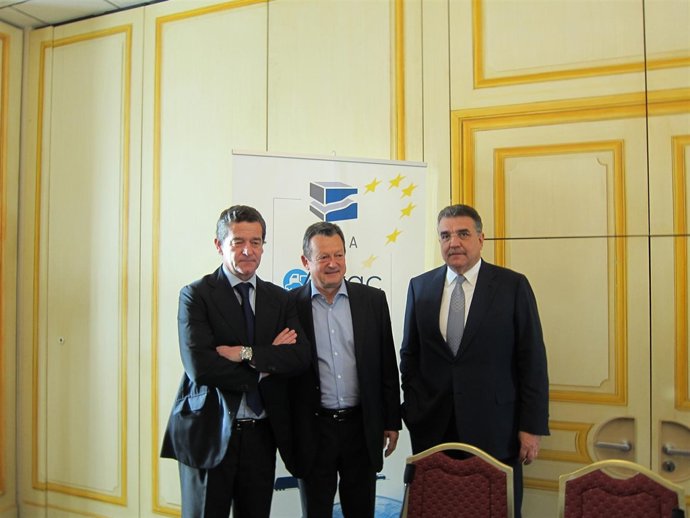 García Sanz Y Armero (Anfac) Con El Secretario General De Anfac, Ivan Hodac