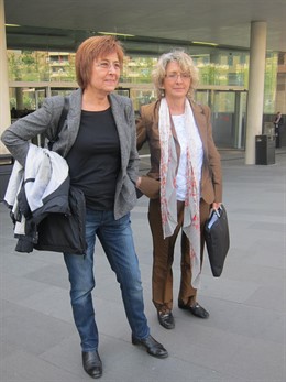 Núria Buenaventura (ICV) y su abogada, Mercè Claramont