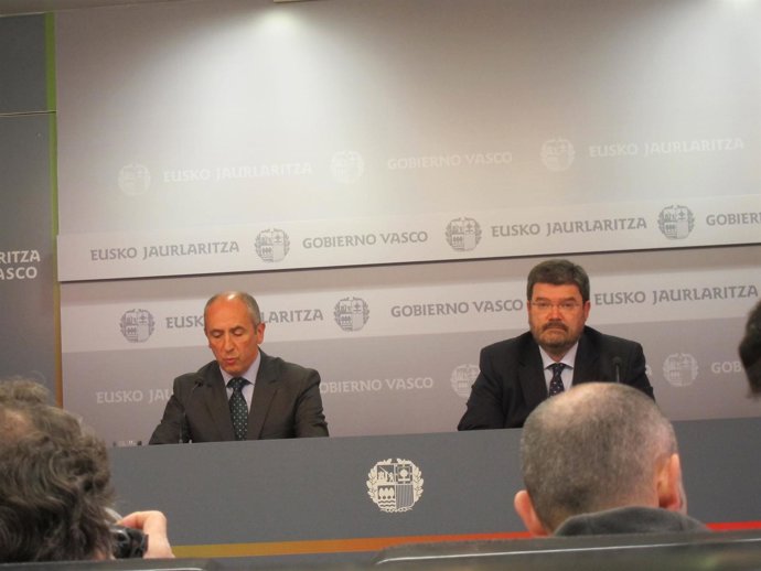 Los cnosejeros vascos Josu Erkoreka y juan mari aburto