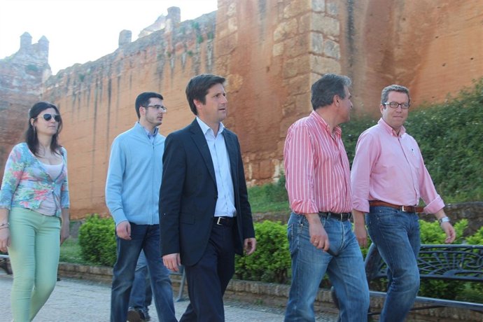 Dirigentes del PP visitan Niebla (Huelva).