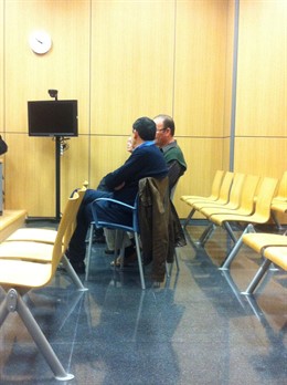 El exalcalde de Paiporta y el resto de acusados durante el juicio