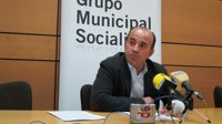 El Grupo Socialista recuerda a Iniesta que "su política discriminatoria ha dejado a pedanías y barrios aislados"