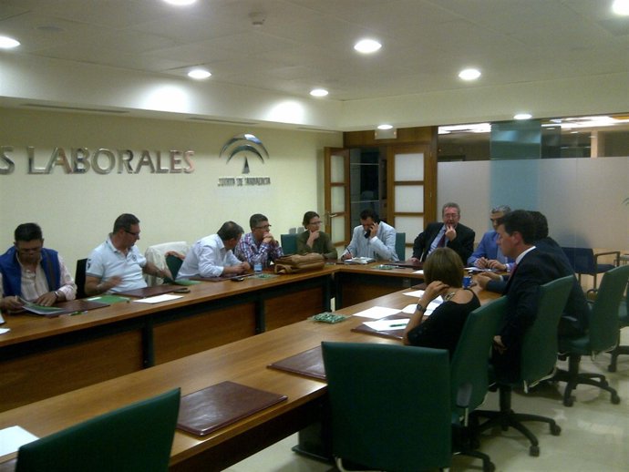 Acuerdo en el CARL para desconvocar la huelga del metal