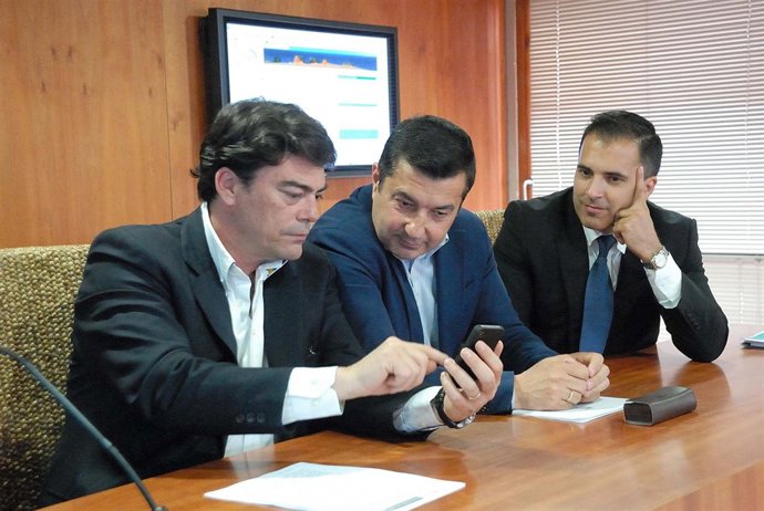 Luis Barcala (izq.), Andrés Llorens (centro) y Pablo Sandoval