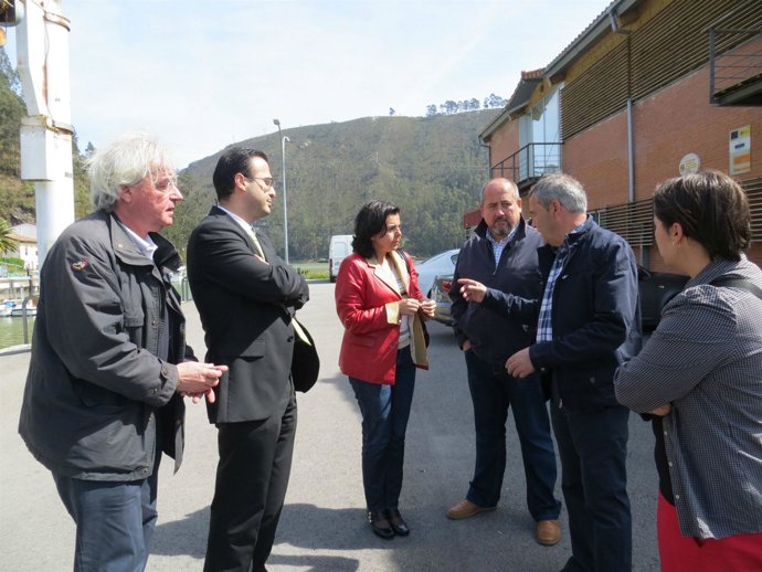 Visita de la consejera a la cofradia de Bustio