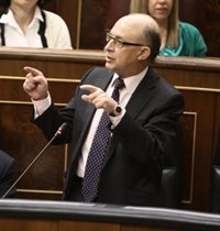 Montoro dice que negocia políticas "para salir de la crisis" y que eso pasa por menos déficit, en Cataluña y en el país