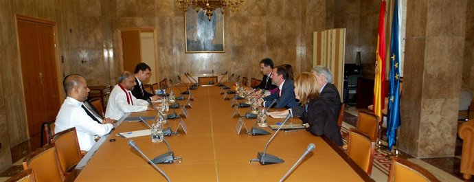 Reunión entre autoridades medioambientales de Sri Lanka y España