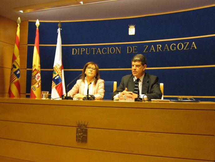 Inmaculada de Francisco y Juan Bolea han presentado el II Ciclo de Escritoras