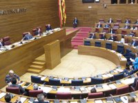 El PP rechaza en las Corts crear un impuesto a la banca porque considera que "encarecería los créditos"