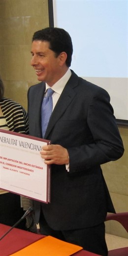 El consejero de Obras Públicas y Ordenación del Territorio, Antonio Sevilla