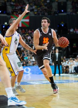 Alex Mumbrú  Uxue Bilbao Basket   Blancos de Rueda Valladolid