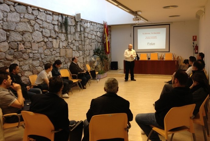 Ayuntamiento de León y FEBE forman a hosteleros