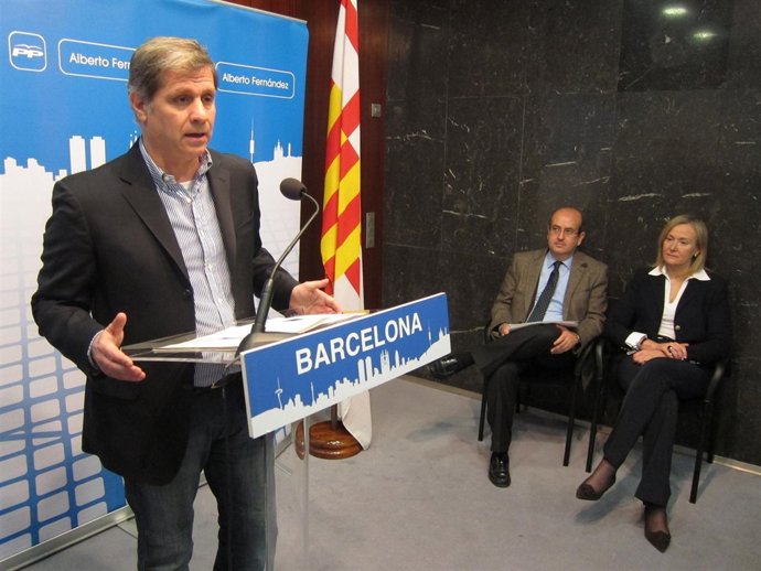 Alberto Fernández, Javier Mulleras y Àngels Esteller, PP
