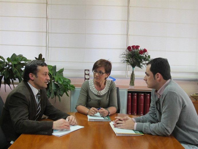 Momento de la firma del permiso a Placo