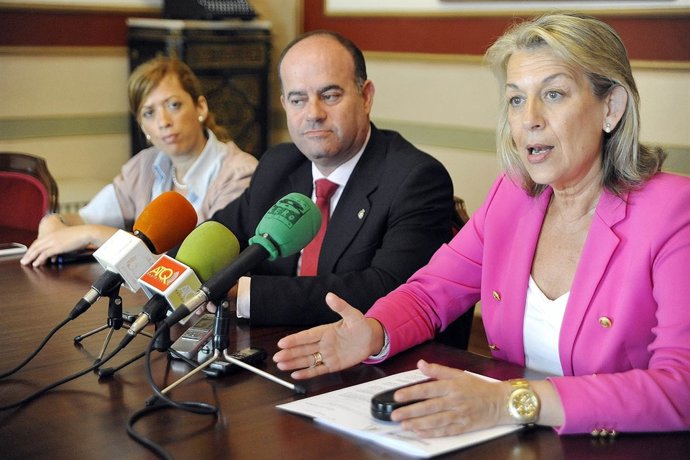 Caracuel y Barón en rueda de prensa