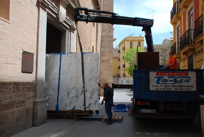 Montaje de al exposición de Genovés