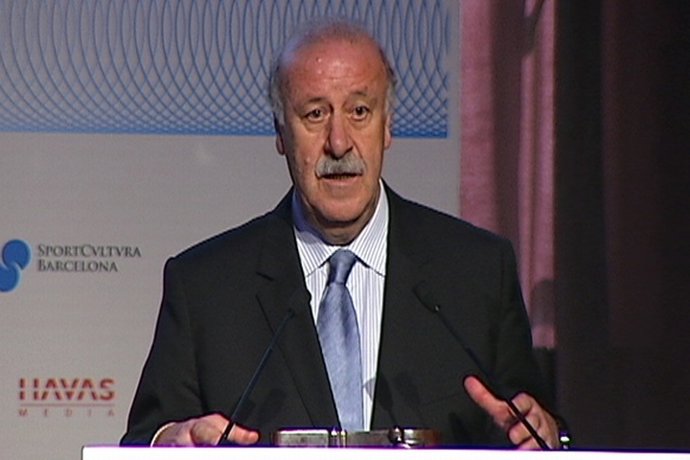 Del Bosque pide mirar hacia el futuro