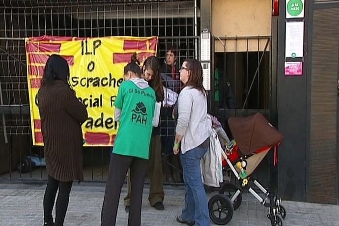 La PAH okupa edificio para personas sin recursos
