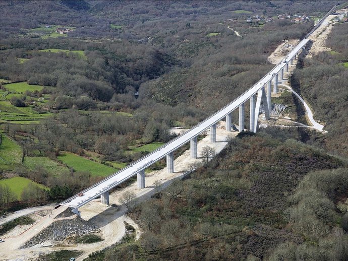 Viaducto de Arnoia, en Baños de Molgas (Ourense)