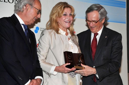 Entrega del premio a Tita Cervera