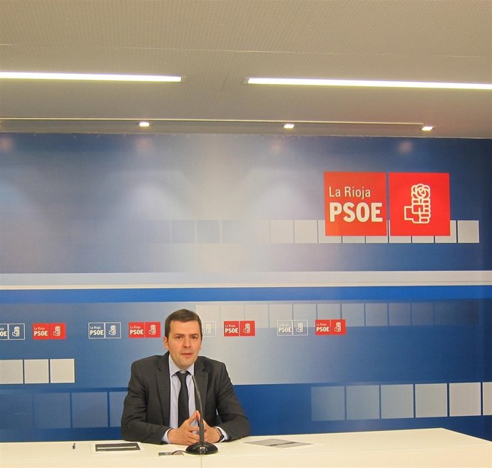 El secretario de Sanidad del PSOE de La Rioja, Julián Olagaray