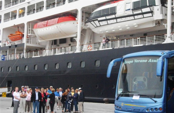 LLega a Motril el crucero Azamara Quest