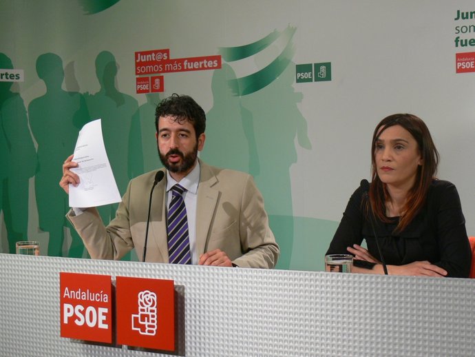 PSOE acusa al presidente de Diputación de dar sobresueldos a su secretaria 