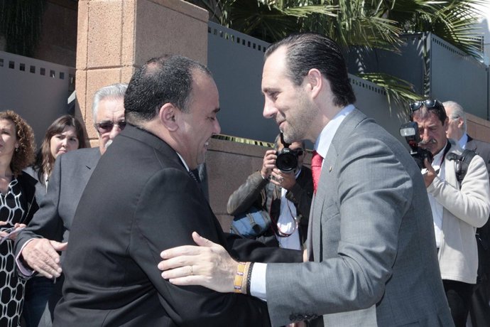 José Ramón Bauzá saluda al cónsul general de Marruecos en Palma