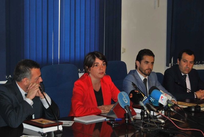 La consejera de Fomento y Vivienda, Elena Cortés