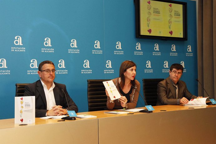 Mercedes Alonso junto a Carmelo Hernández y José Pablo Cuéllar