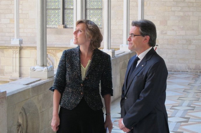  La Comisaria De  Acción Por El Clima C.Hedegaard Y El Pte A.Mas