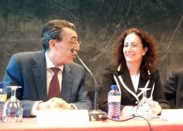 Josefa García Cirac junto a Bienvenido Mena