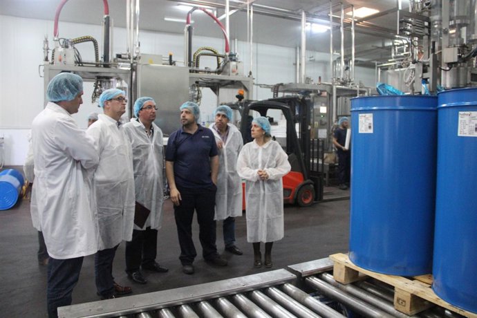 El presidente provincial del PP de Huelva visita Hudisa. 