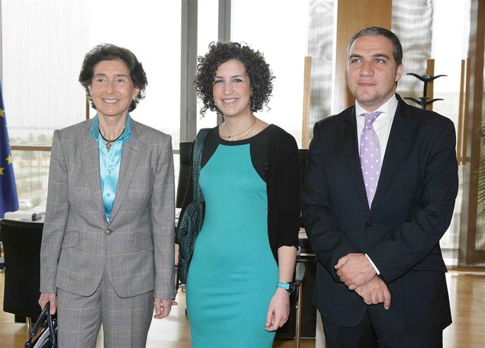 Paloma O'Shea y Bendodo en acuerdo Diputación y Fundación Albéniz