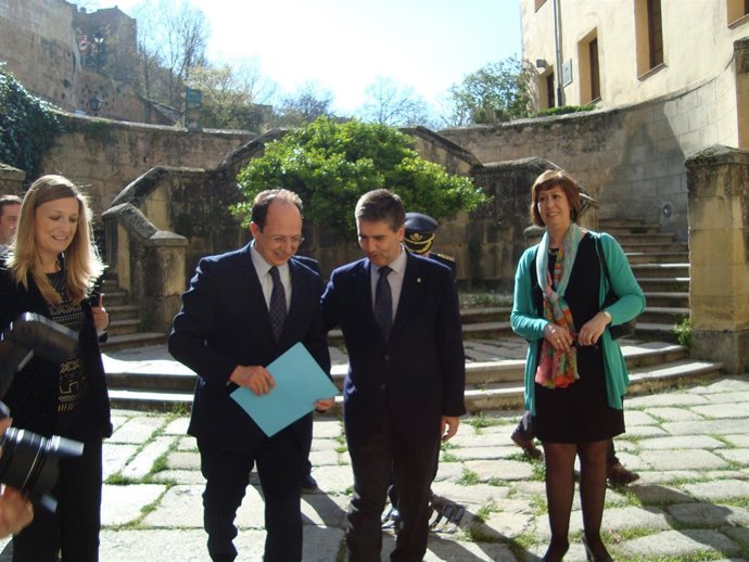 Cosidó (2i) con Carmona, en Segovia